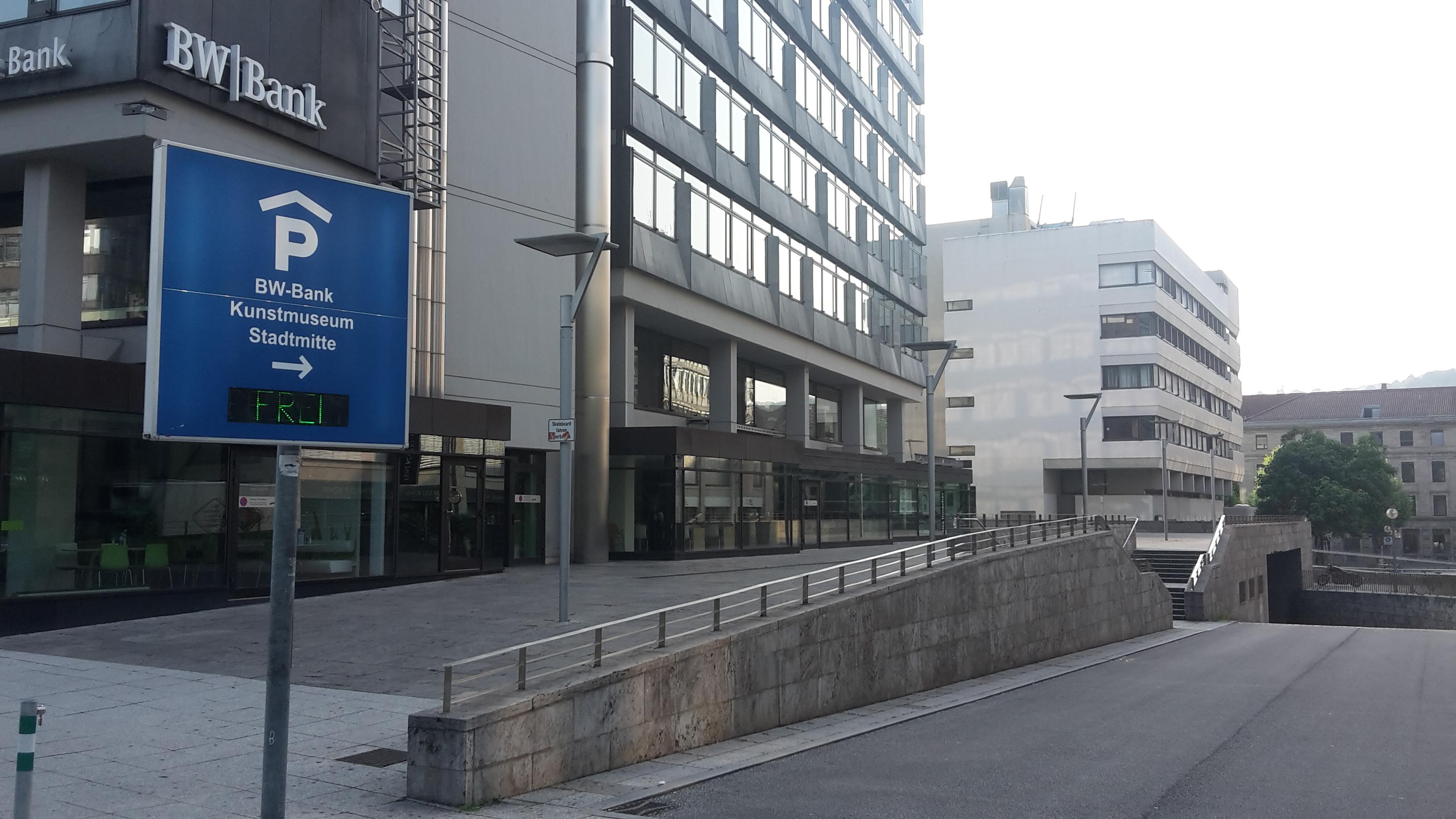 Bw Bank Kunstmuseum Stadtmitte Parking In Stuttgart Parkme