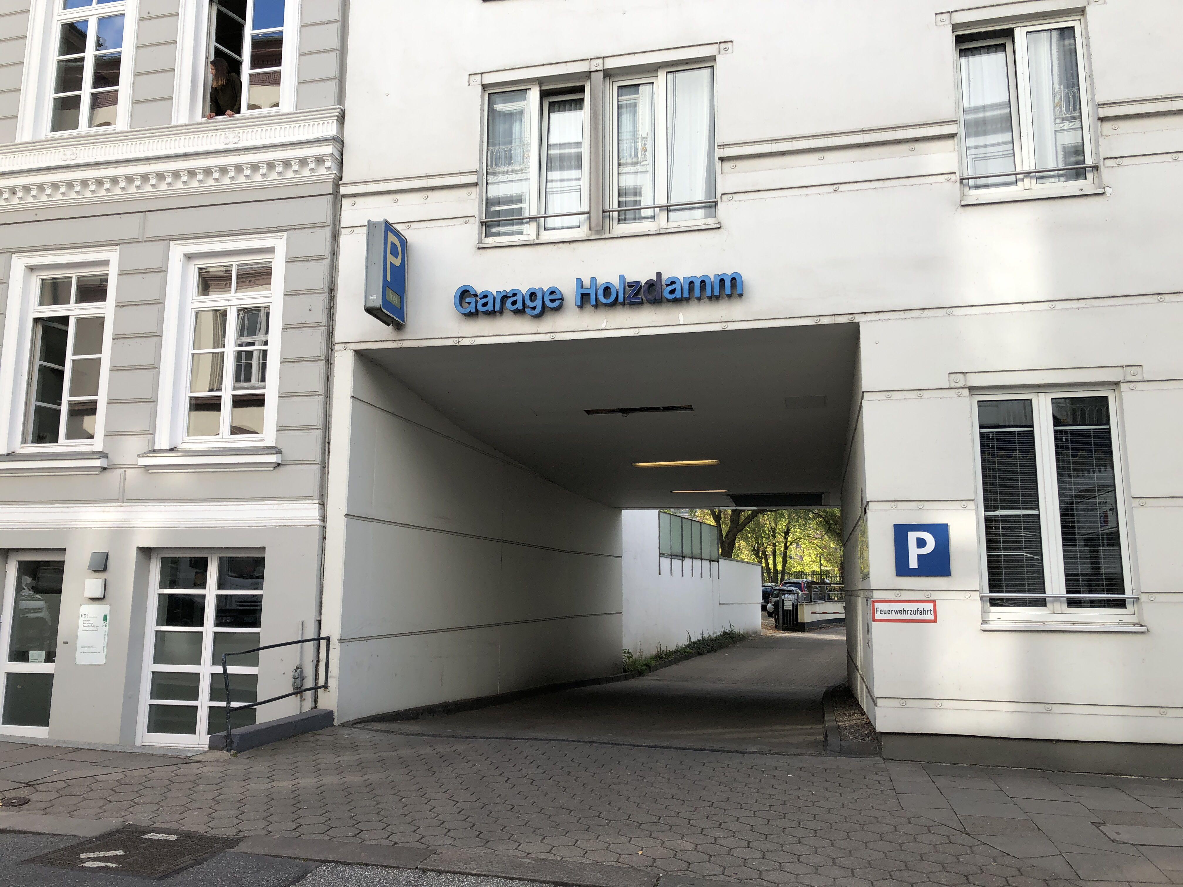 Garage Holzdamm - Parking in Hamburg | ParkMe