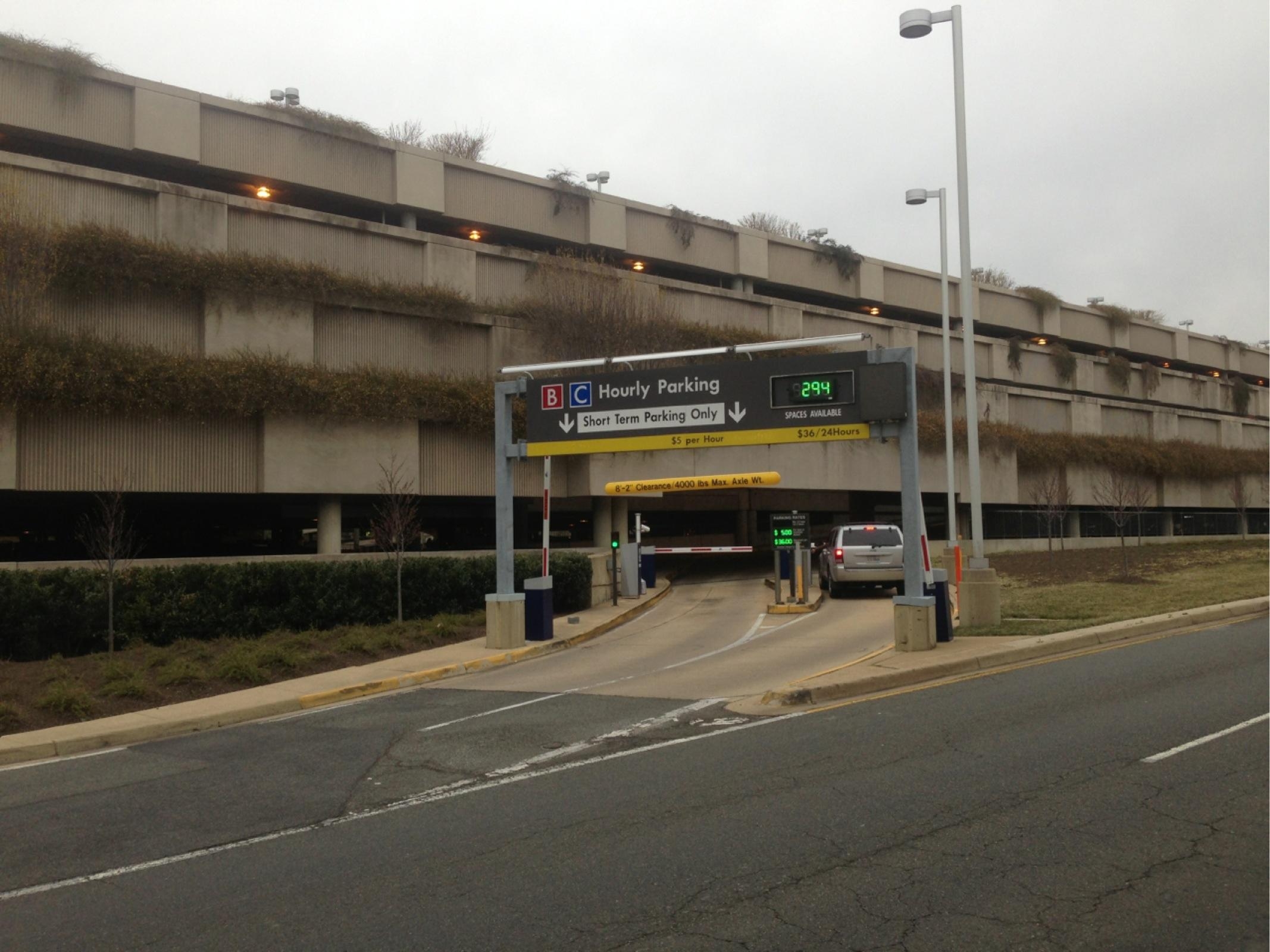 DCA Reagan Airport Parking » Compare & Book TOP 3 Parking Lots