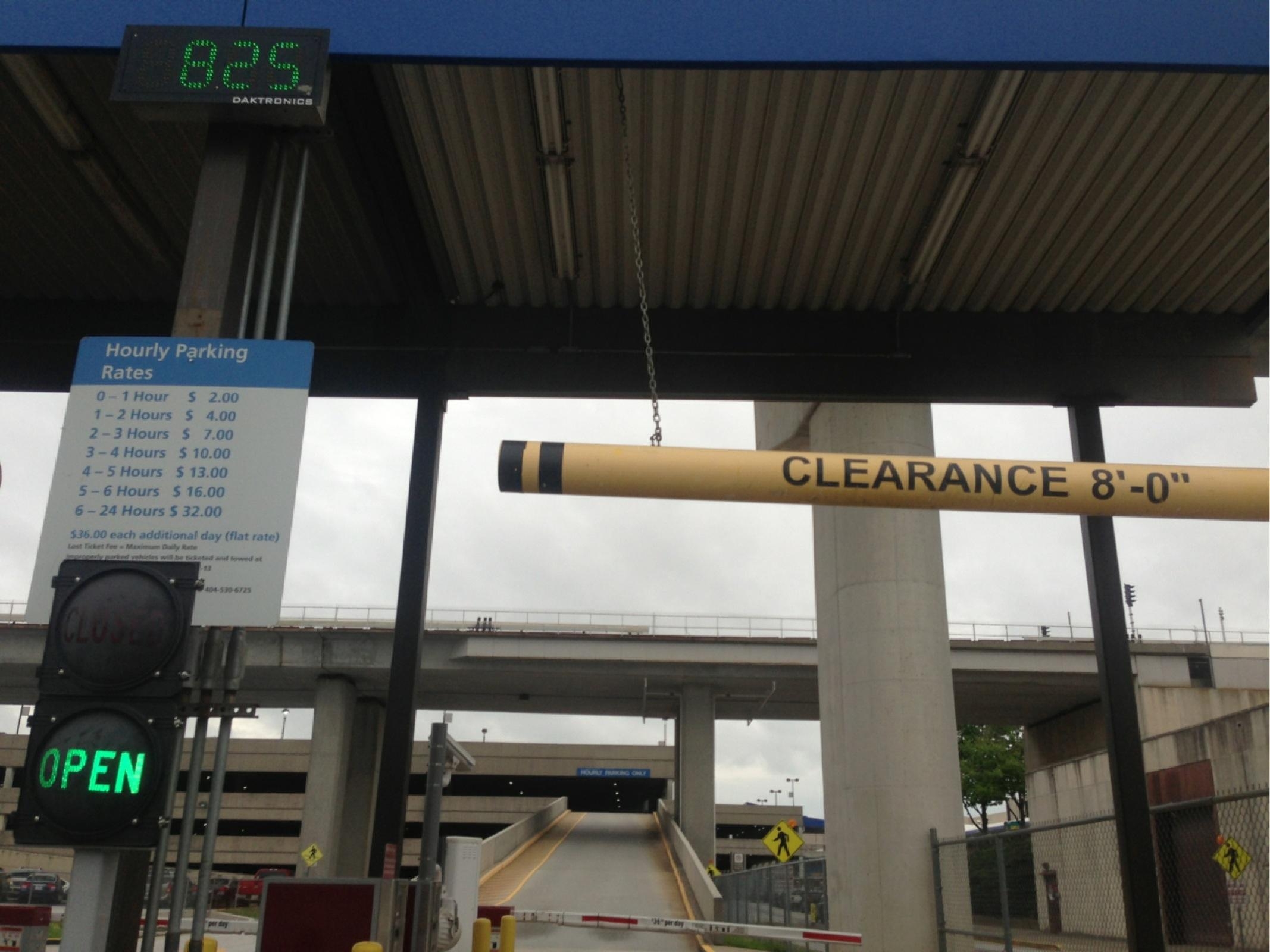 hourly parking for orlando international airport location