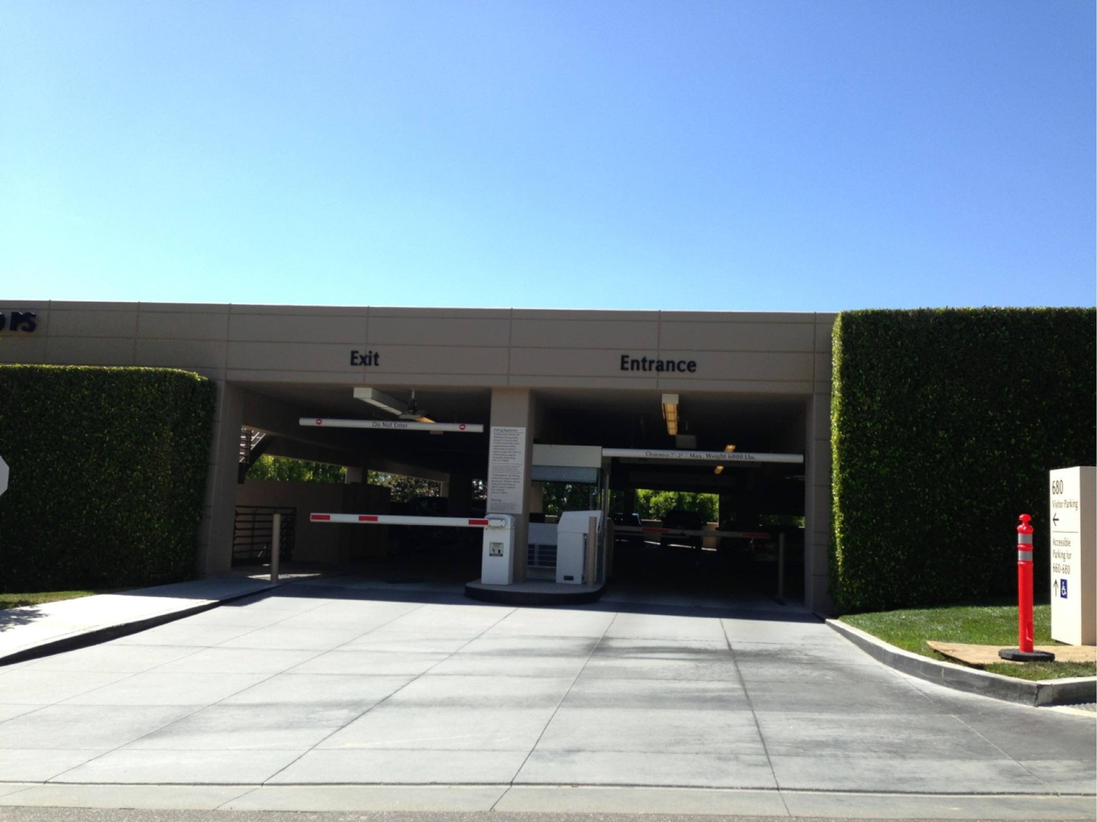 680 Newport Center Dr Garage Parking In Newport Beach Parkme