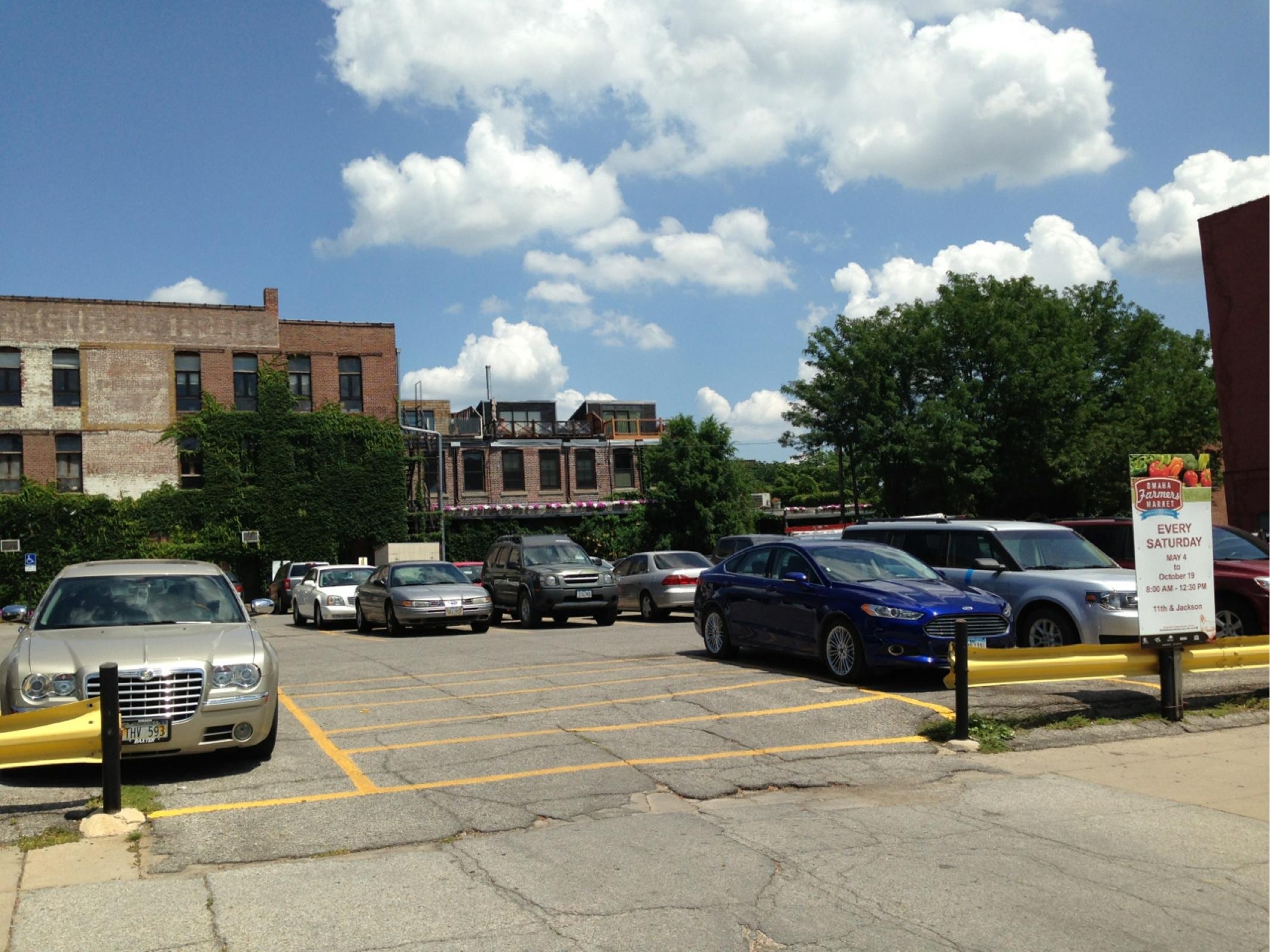 Book parking at 75 Saint Parking with AirGarage