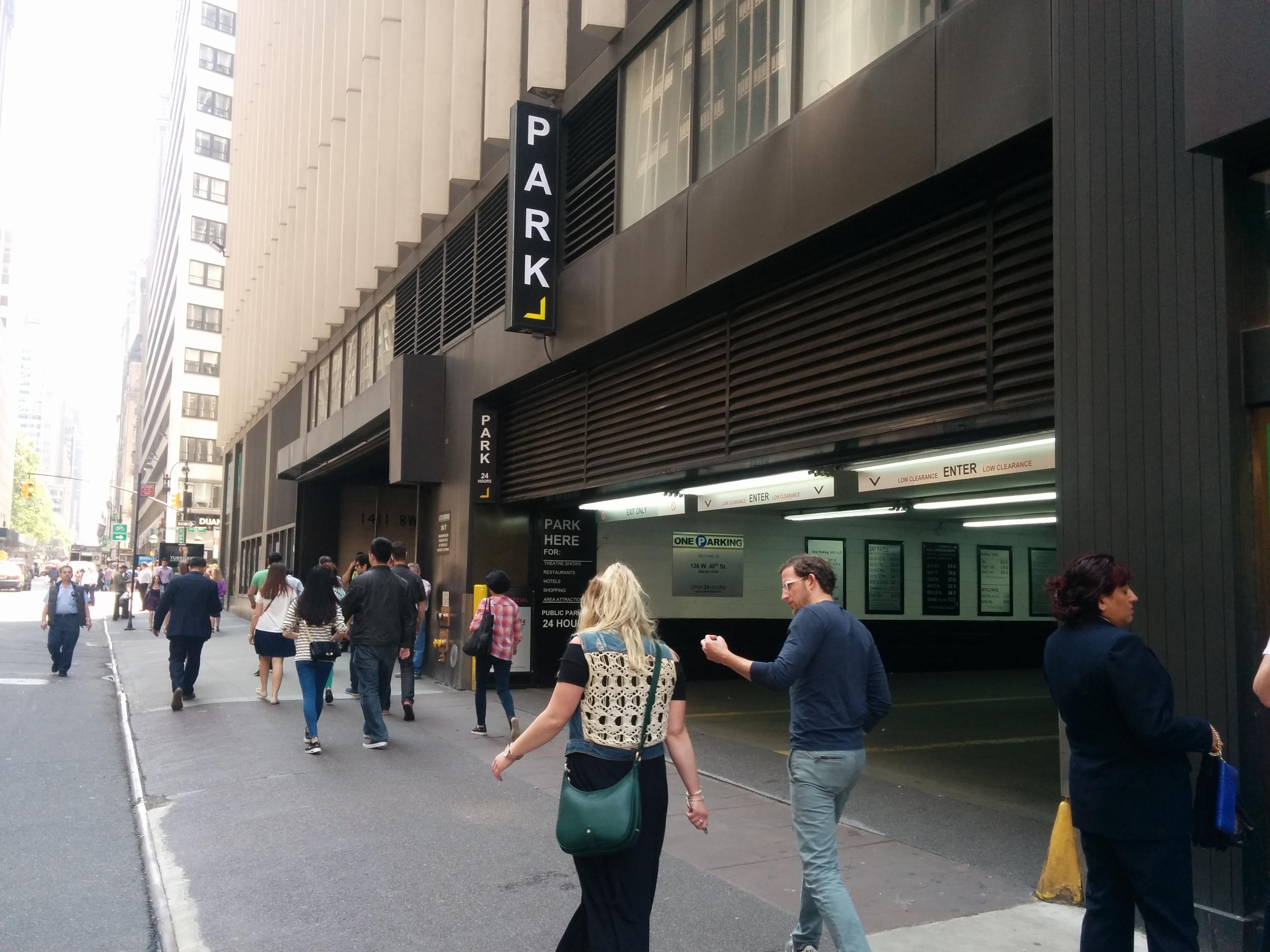 136 W 40th St Garage Parking In New York Parkme