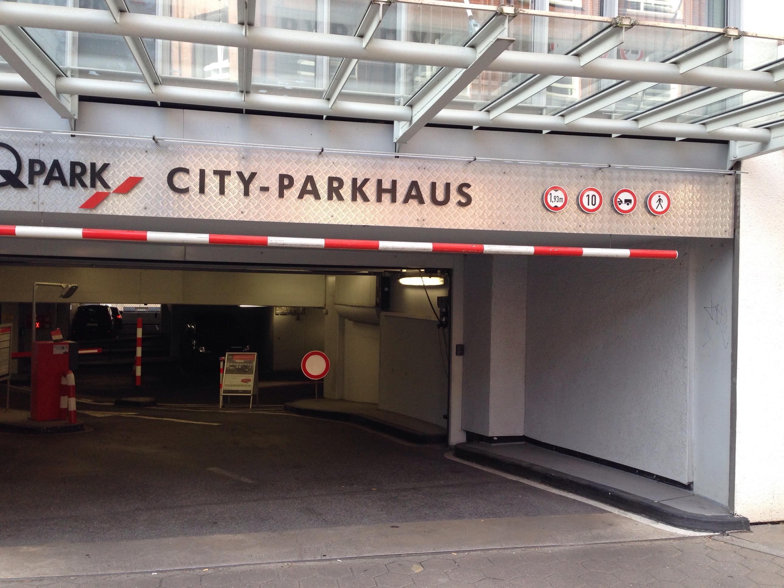 Was Kostet Das Parken Im Q-park City-parkhaus Hamburg www.parkme.com