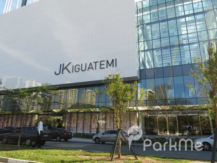 JK Iguatemi Shopping Mall on AV. President Juscelino Kubitschek in