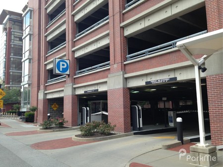 parking by kansas city airport