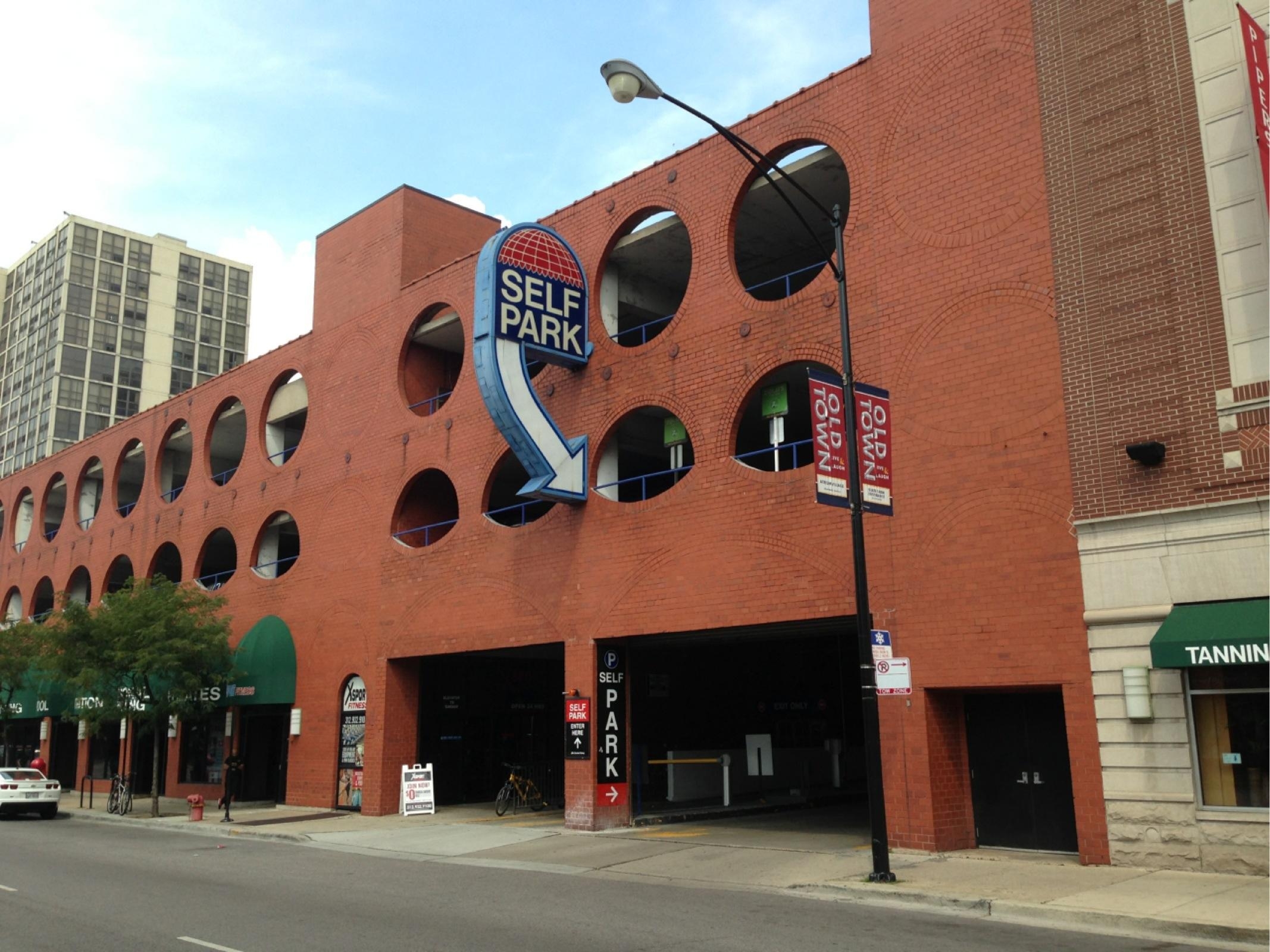 Piper's Alley - Parking in Chicago | ParkMe 