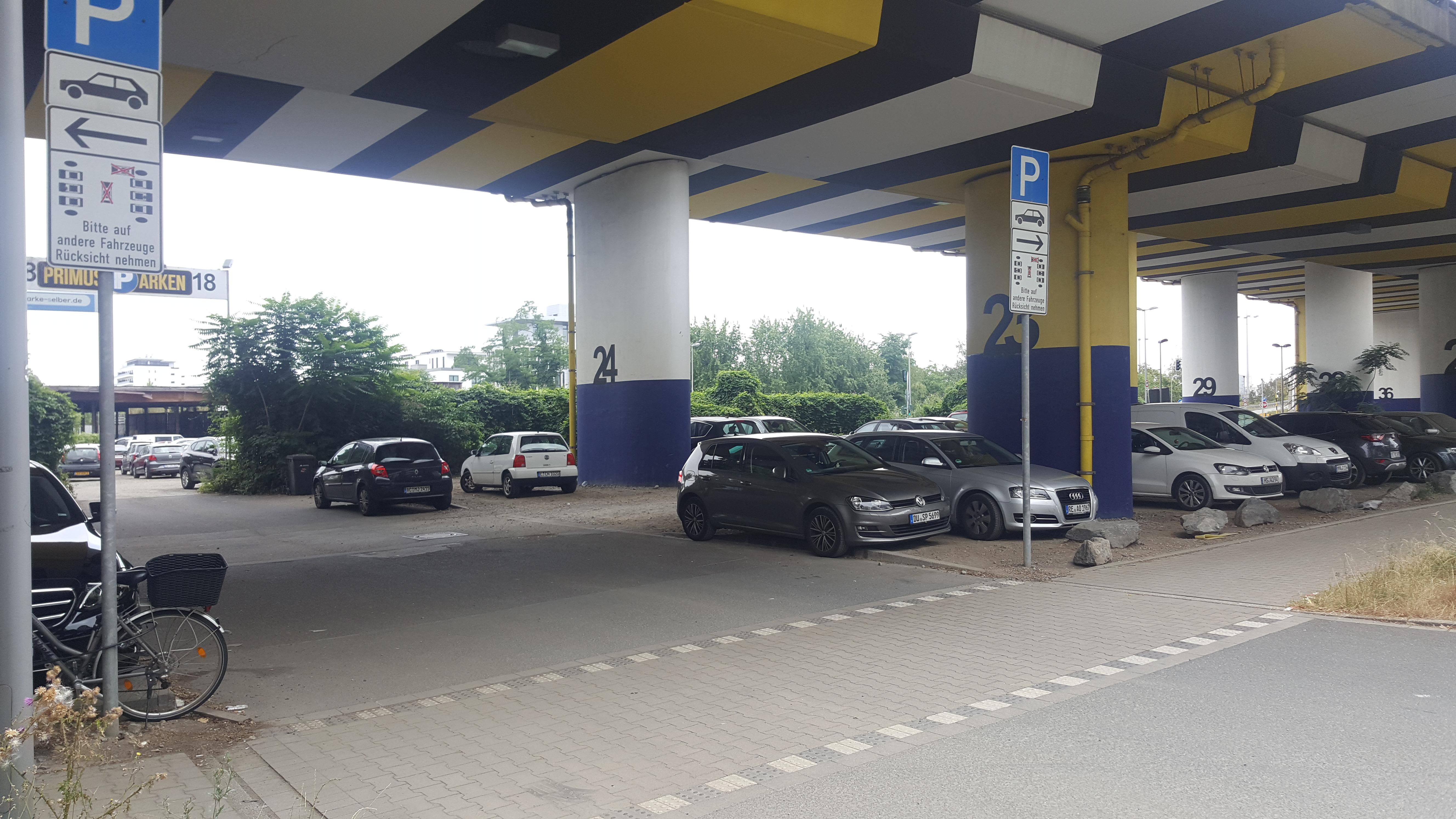 Primus Parken Parking In Dusseldorf Parkme