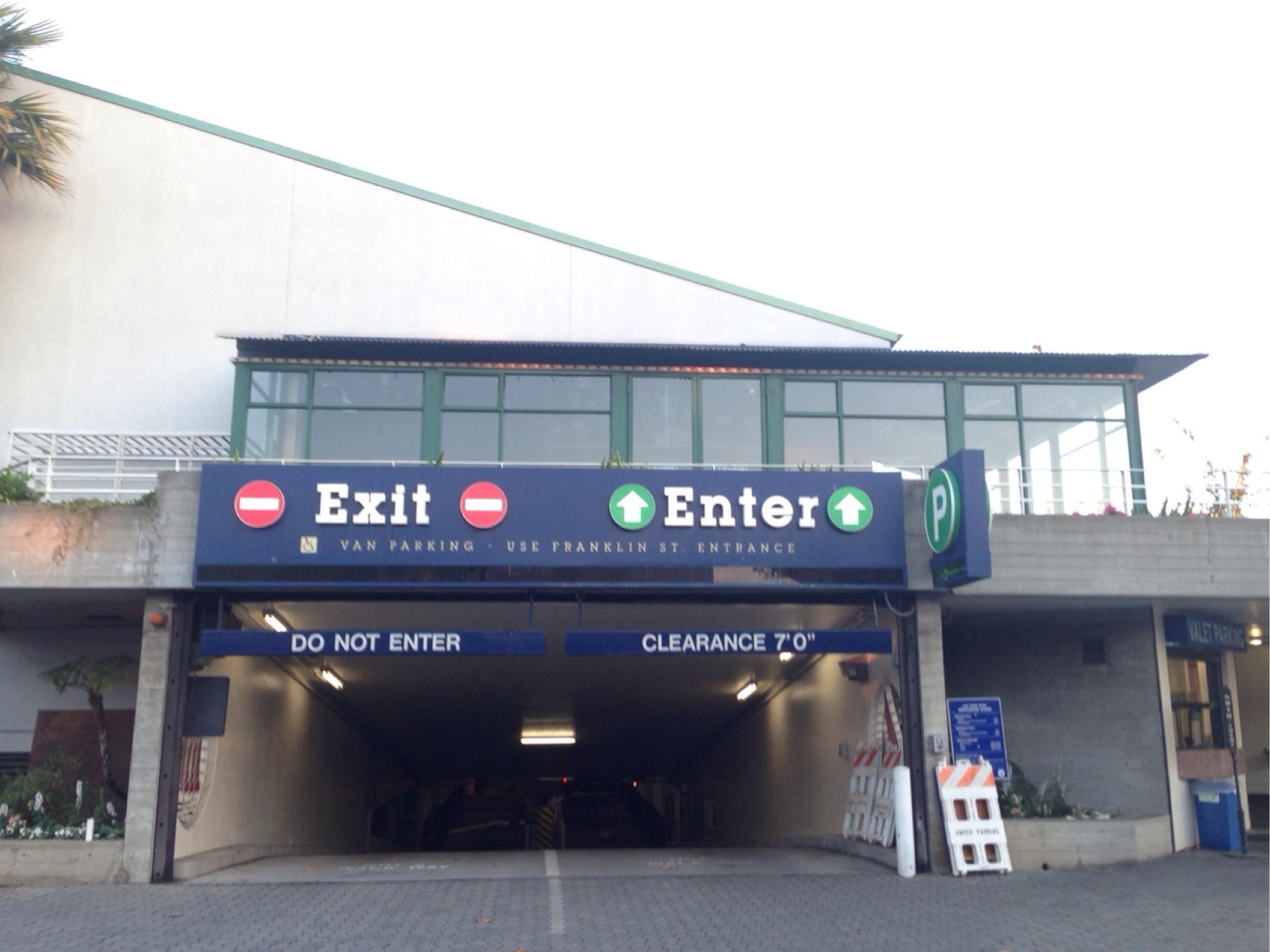 Jack London Square Underground Garage Parking In Oakland Parkme