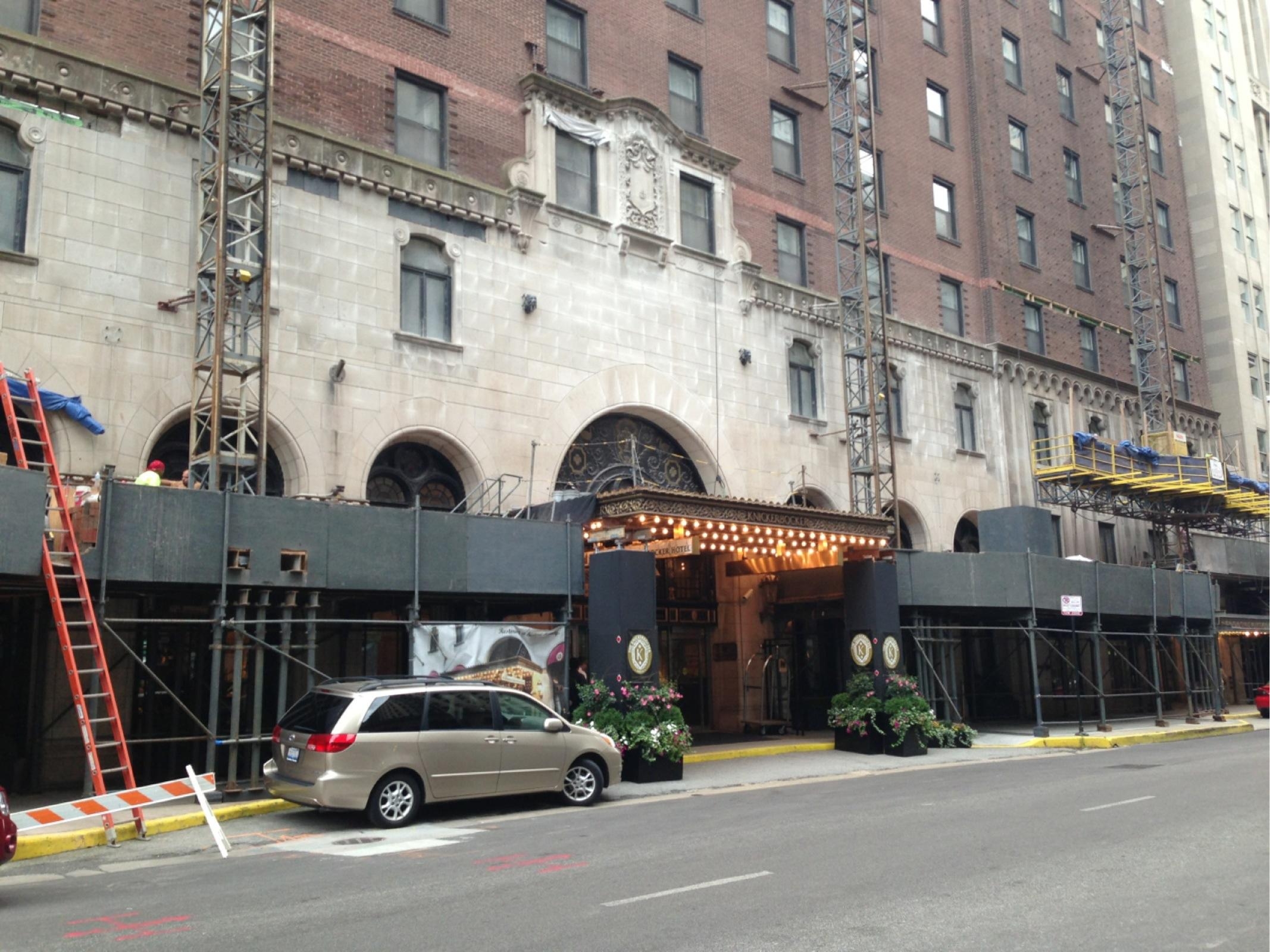 knickerbocker hotel chicago parking