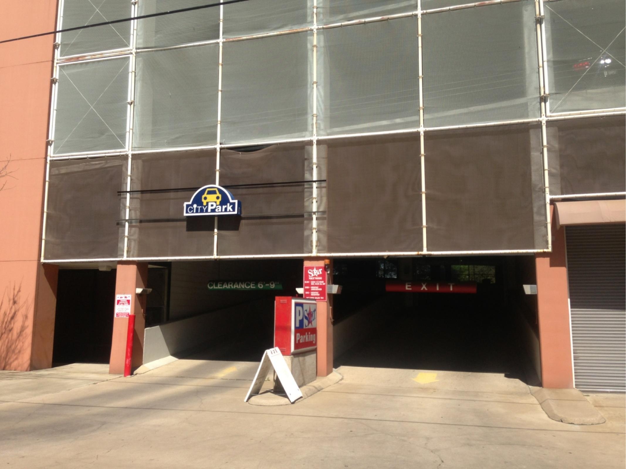 Lot 043 Parking in Dallas ParkMe