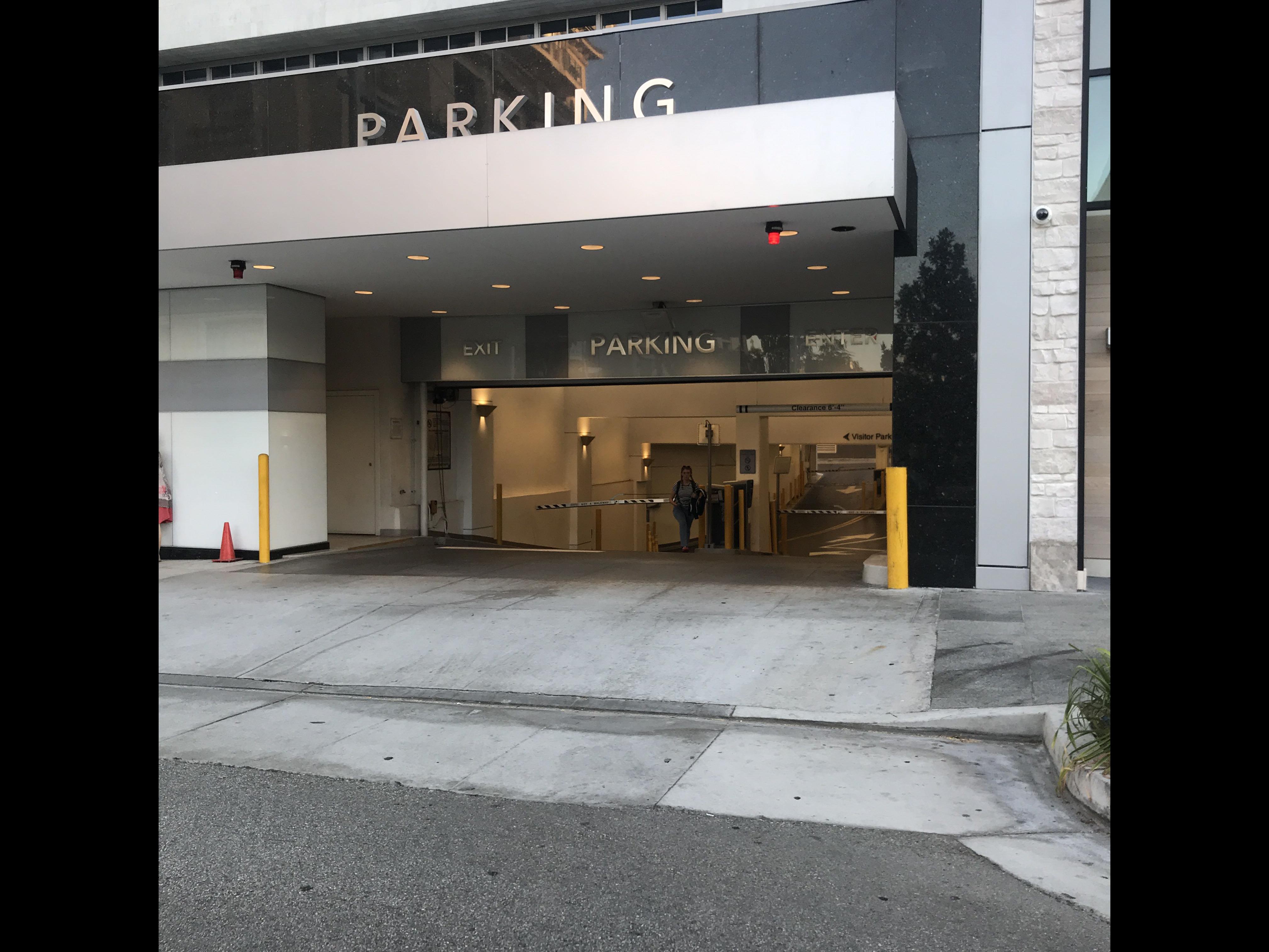 Beverly Center Parking