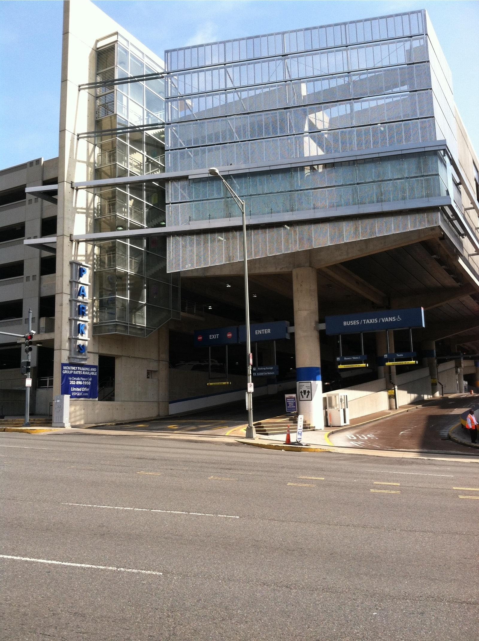 Lot 585 Union Station Parking Garage Parking In Washington