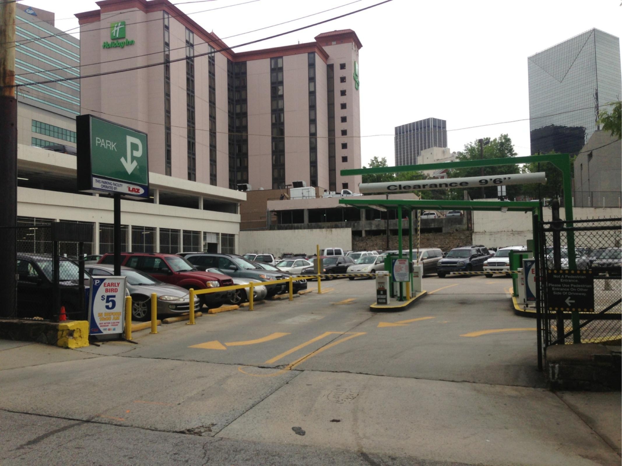 236 Williams St NW Garage Parking in Atlanta ParkMe