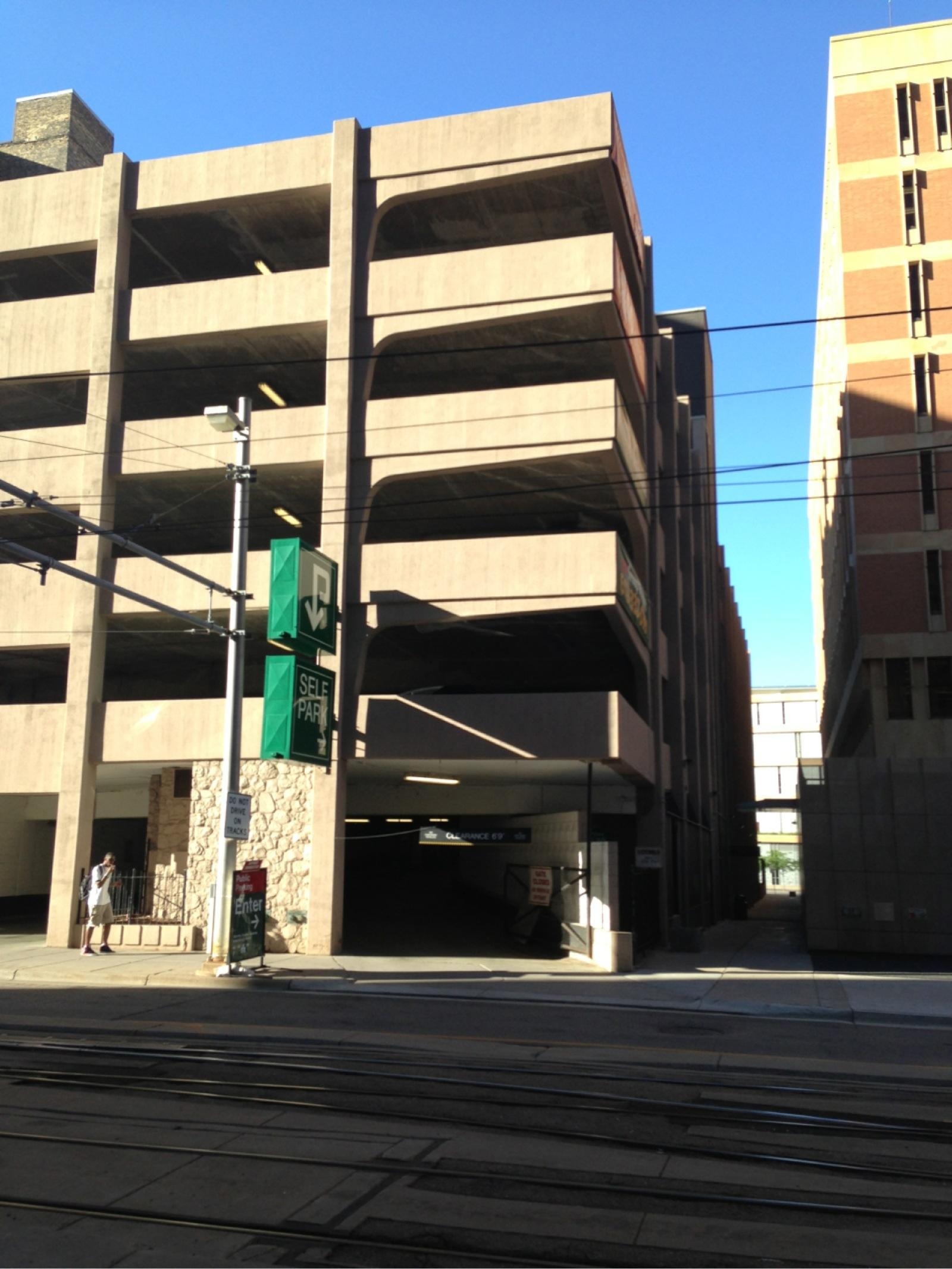 Midtown Garage - Parking In Minneapolis 